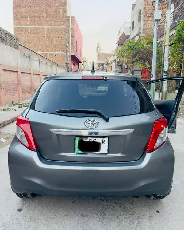 Toyota Vitz 2012 1