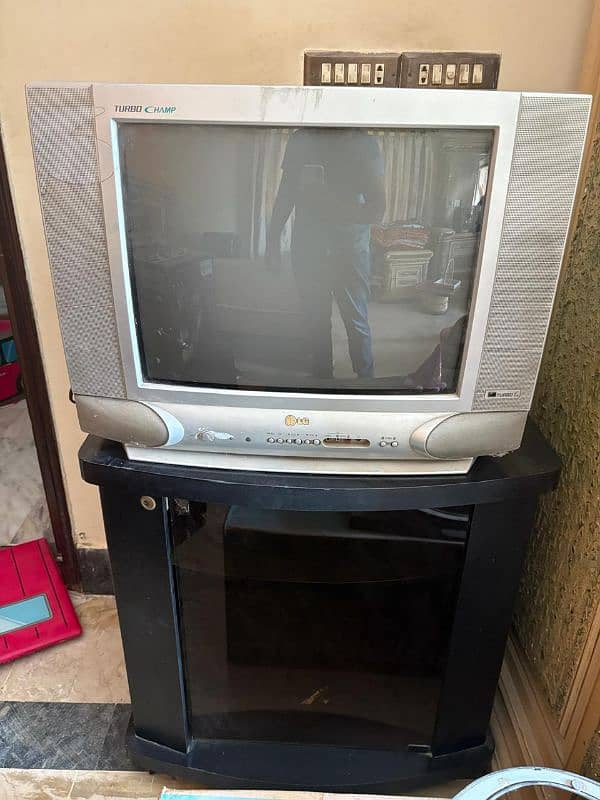 LG 21" tv and Panasonic DVD changer 5.1 system for sale 0