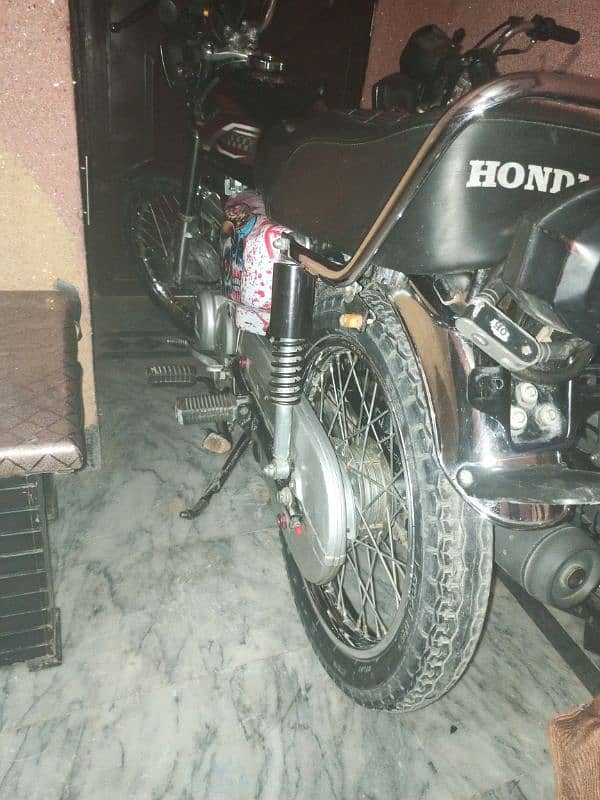 Honda 125 23 Modle neat and clean double Saman 7