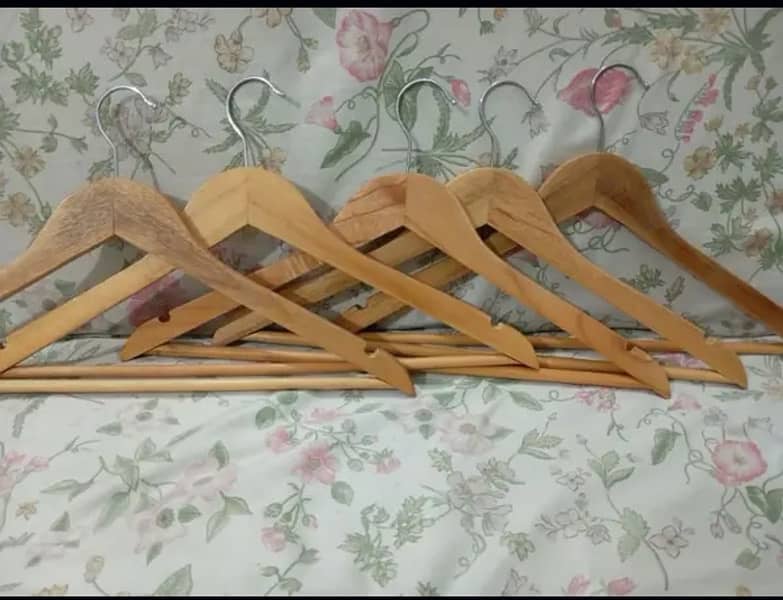 wood hangers 1