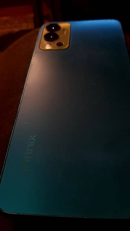 Infinix hot 10 6/128 1