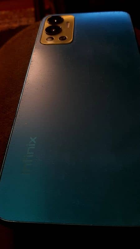 Infinix hot 10 6/128 2