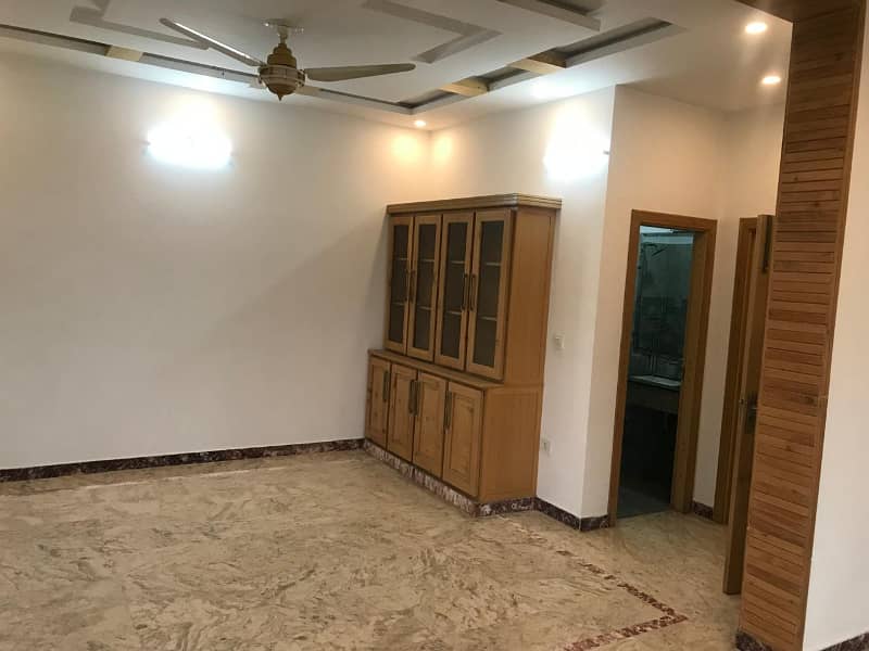 Size 40x80 Upper Portion For Rent IN G-14/4 Islamabad 16