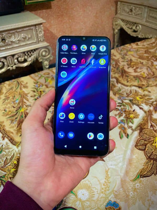 Vivo y20 with box 3