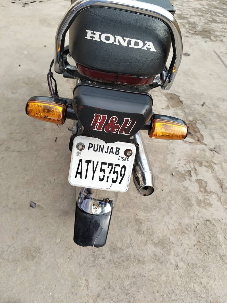 Honda CD 70 2024 5