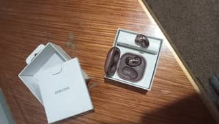 Samsung Galaxy buds live