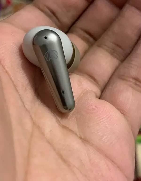 audionic earbuds 595 slightly used 2