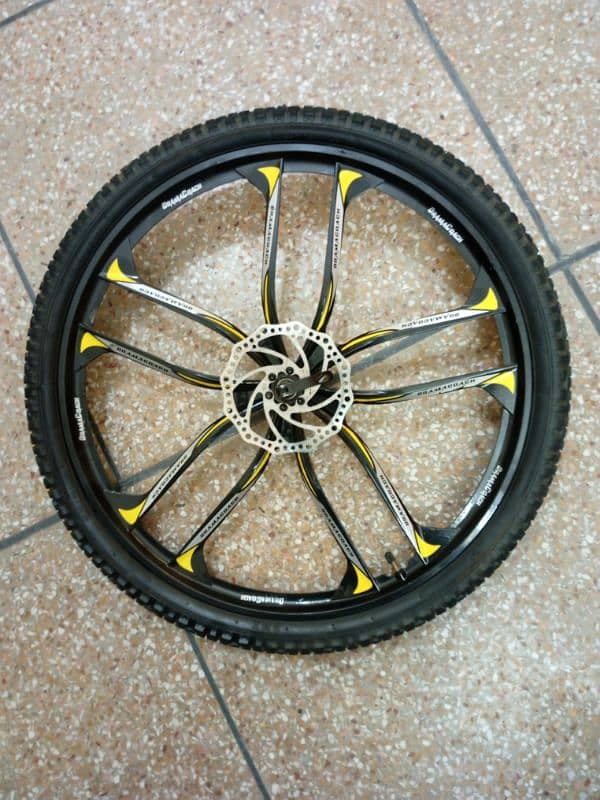 26 INCH IMPORTED (FOLDING) GEAR CYCLE 6 MONTH USED 03265153155 19