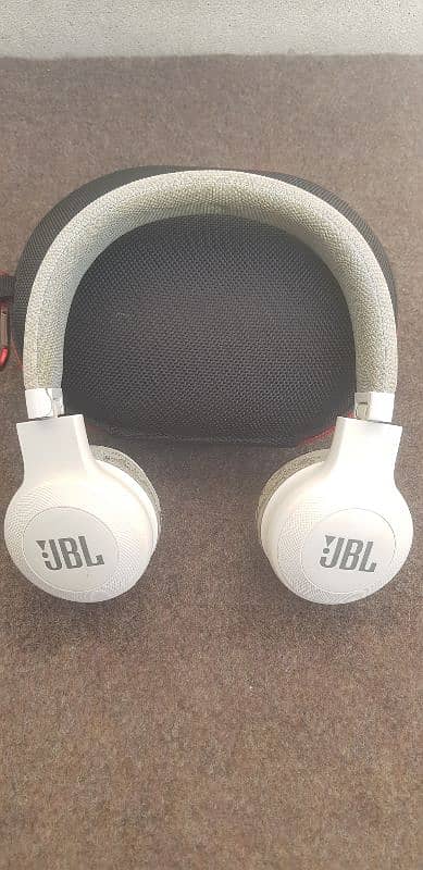 Bose ,sony ,jvc , aukey ,pioneer ,akg ,skullcandy ,noisehush & other B 1