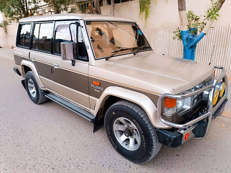 Mitsubishi Pajero 1986 0