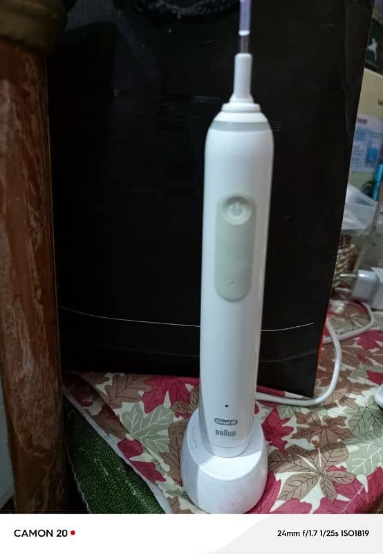 braun oral b toothbrush machine like new 2