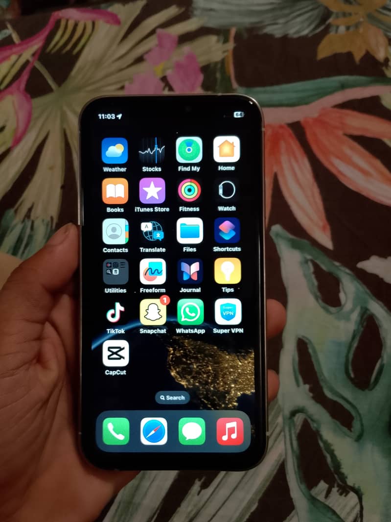 iPhone XR converted to 15 pro 4