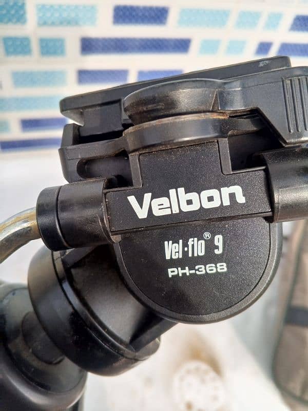 Adjustable tripod velbon 8