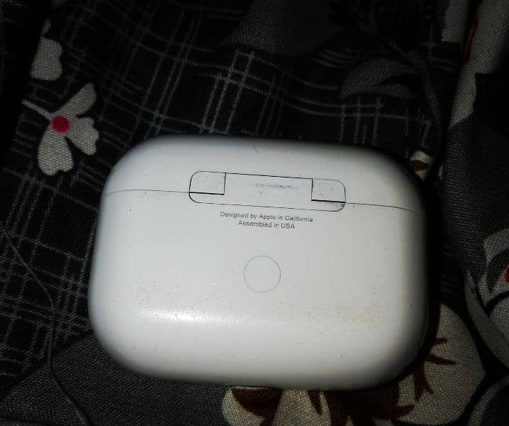 Original Apple Airpods pro 4