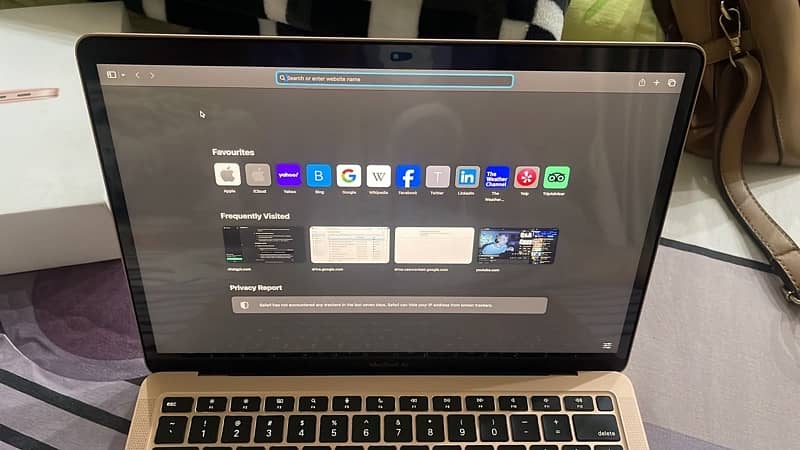 Macbook M1 Air 8gb / 256gb with Box & Everything 7