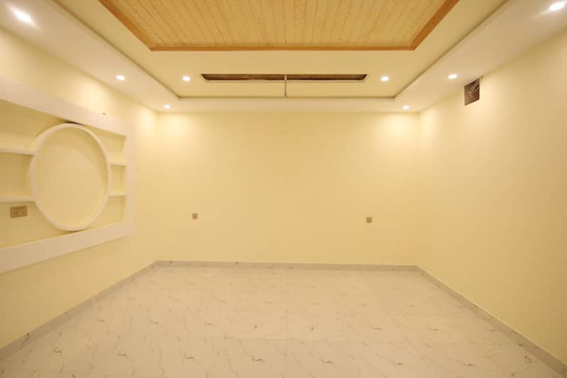 10 Marla House Available For Rent At Khayaban Colony 3 Medina Town 4