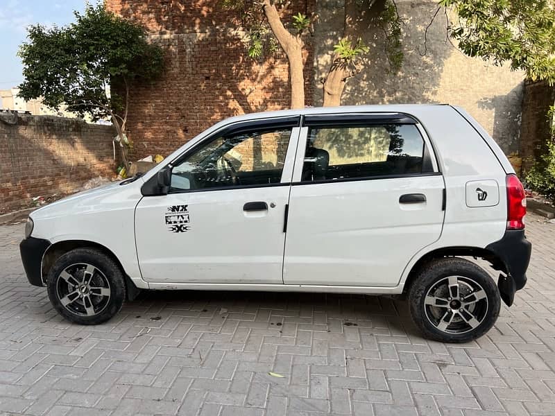 Suzuki Alto 2011 3