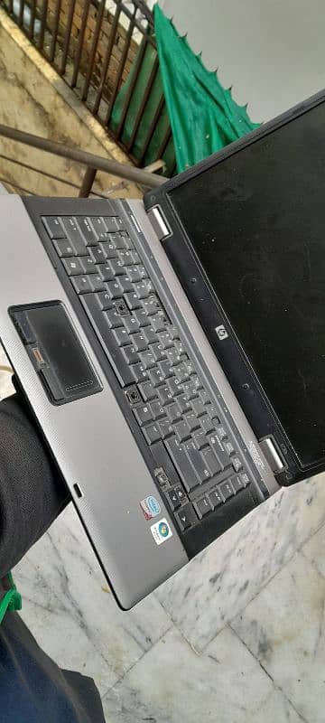 Laptop HP 2gb our 300 gb hard 0