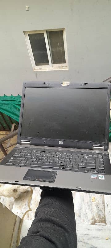 Laptop HP 2gb our 300 gb hard 1