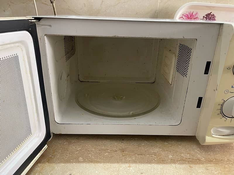 Dawlance microwave oven 3