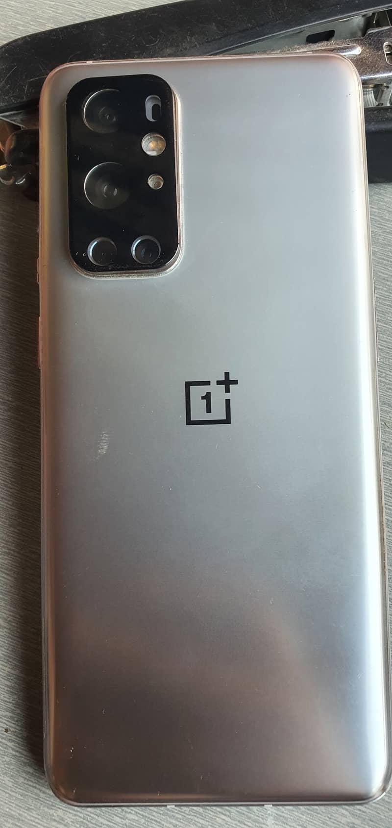 one plus 9 pro 10/10 like new 100% Original 2