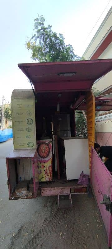 Food Cart on United Loader 2