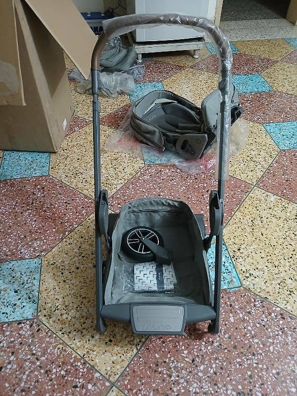 Baby Cot Traveling seat plus  Stroller. 6