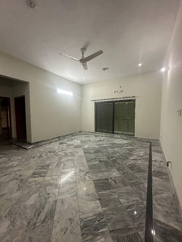 AHMED ASSOCIATES OFFERS 1 KANAL LOWER PORTION FOR RENT IN PCSiR PHASE 2 NEAR TO SHUKAT KHANUM HOSPITAL LAHORE. 5