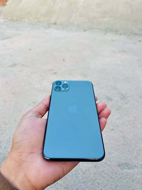 I phone 11 pro max 256Gb Factory unlock water pack 0