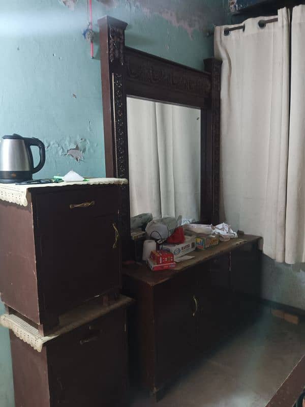 Bed Takes with side tables and Dressing table 3