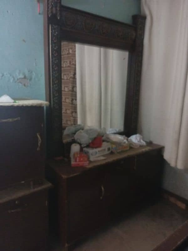 Bed Takes with side tables and Dressing table 6