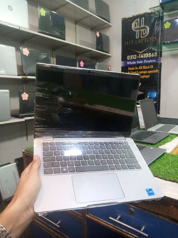 Dell Latitude 5330 i5 12th Gen • Touch Screen 1