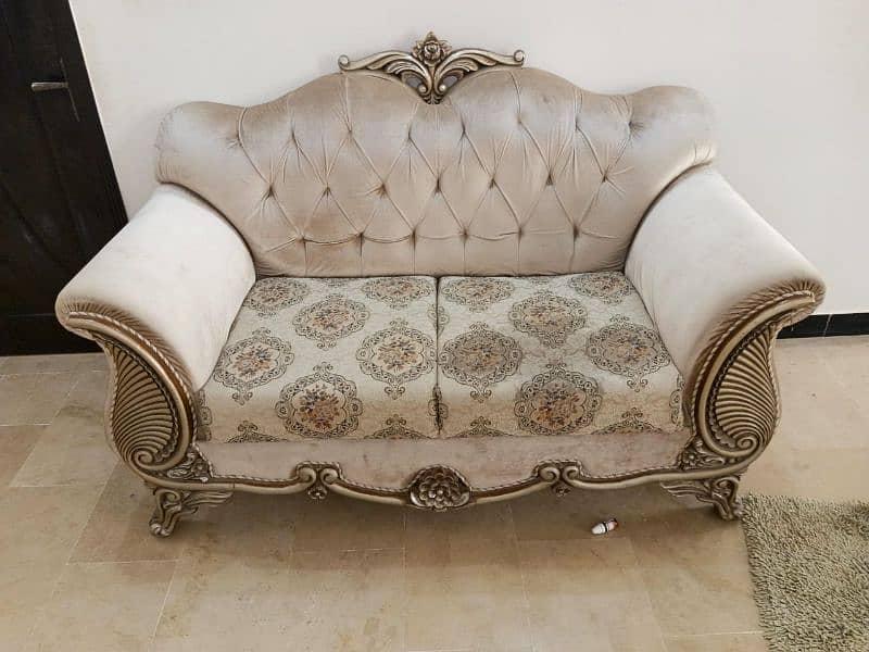 7 seater sofa set in brand new condition urgent sale 1