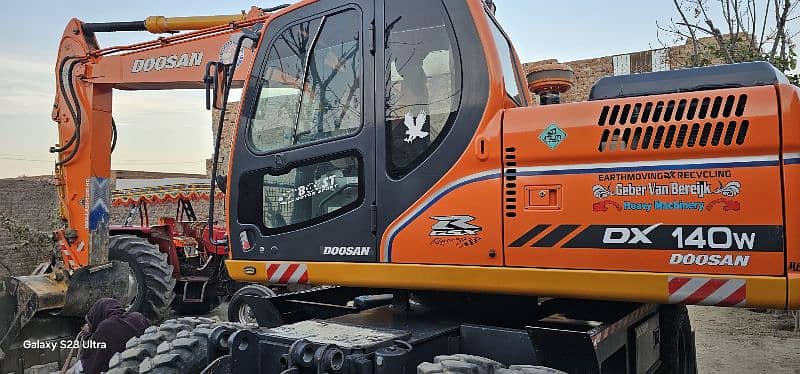 Doosan Dx140 excivator 1