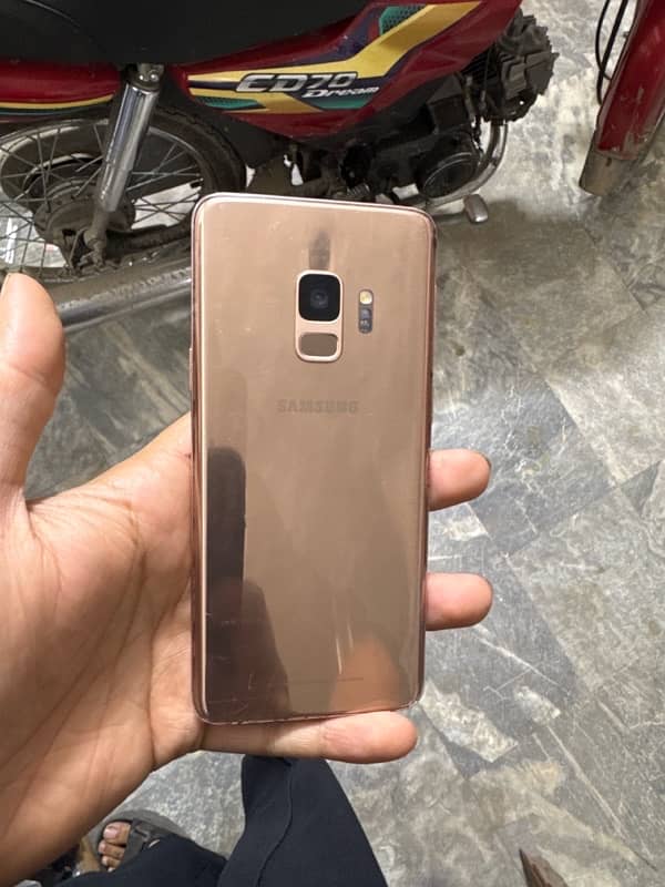 samsung S9 Coper colour 0