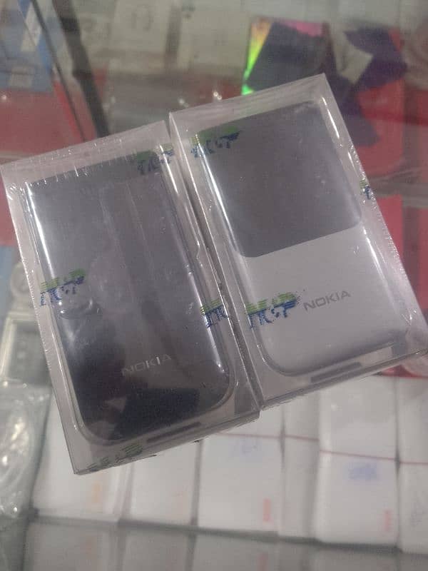 Nokia 2720flip dual sim box pack 0