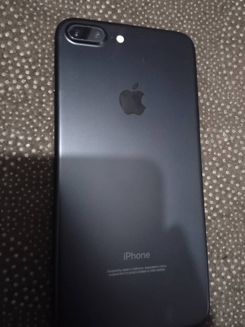 Apple iPhone 7 Plus 5