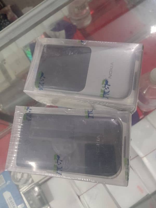 Nokia 2720flip dual sim box pack 0