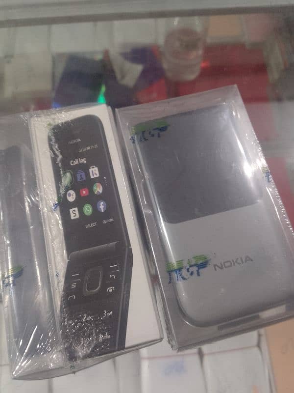 Nokia 2720flip dual sim box pack 1