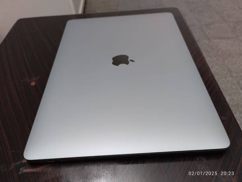 MacBook Pro 2018 15" display 16/512 2