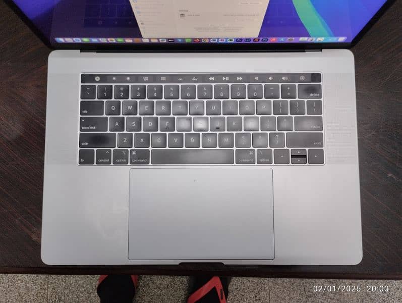 MacBook Pro 2018 15" display 16/512 7