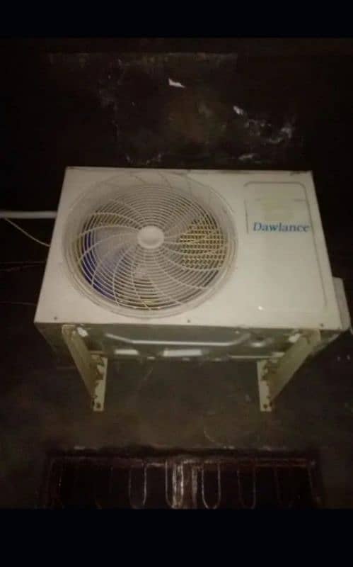 Dawlance 1.5 ton DC inverter heat and cool 2