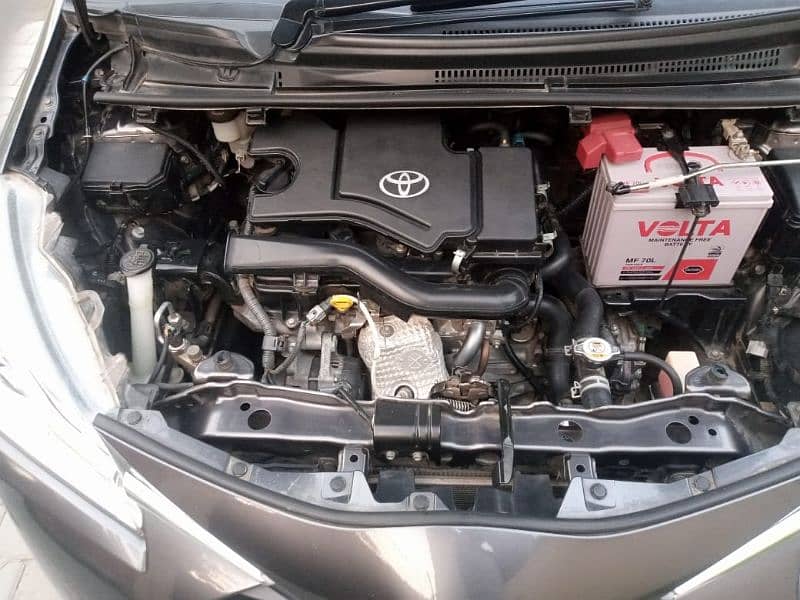 Toyota Vitz 2019 scracless and no touching 6