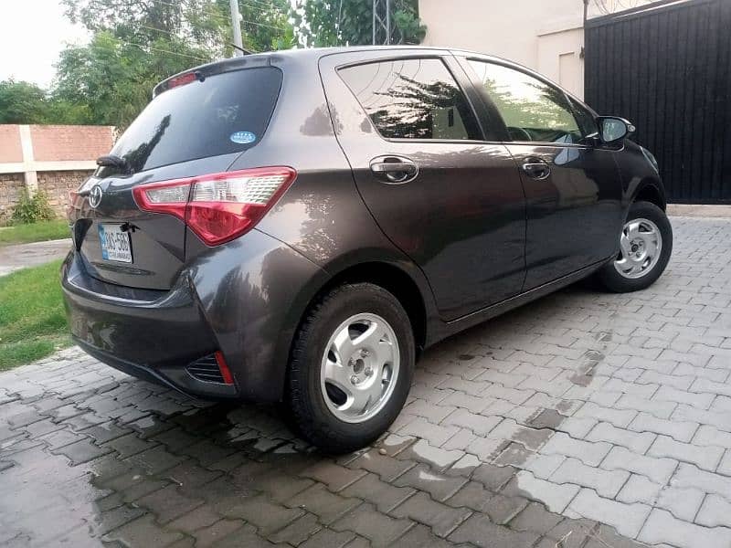 Toyota Vitz 2019 scracless and no touching 15