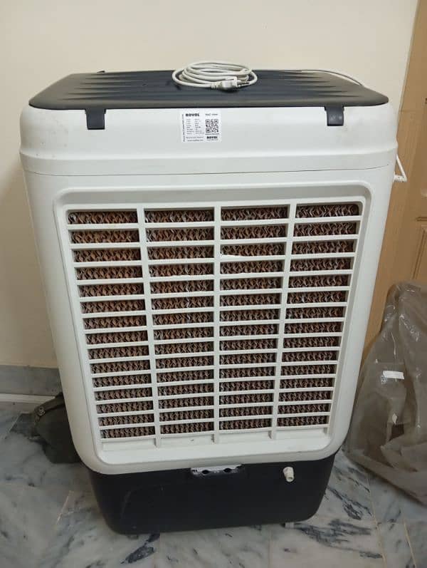 Room Cooler Biz Size 2 months used obly 5