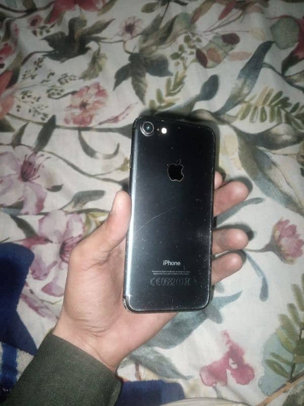 iPhone 7. . . . . 03024069311 1