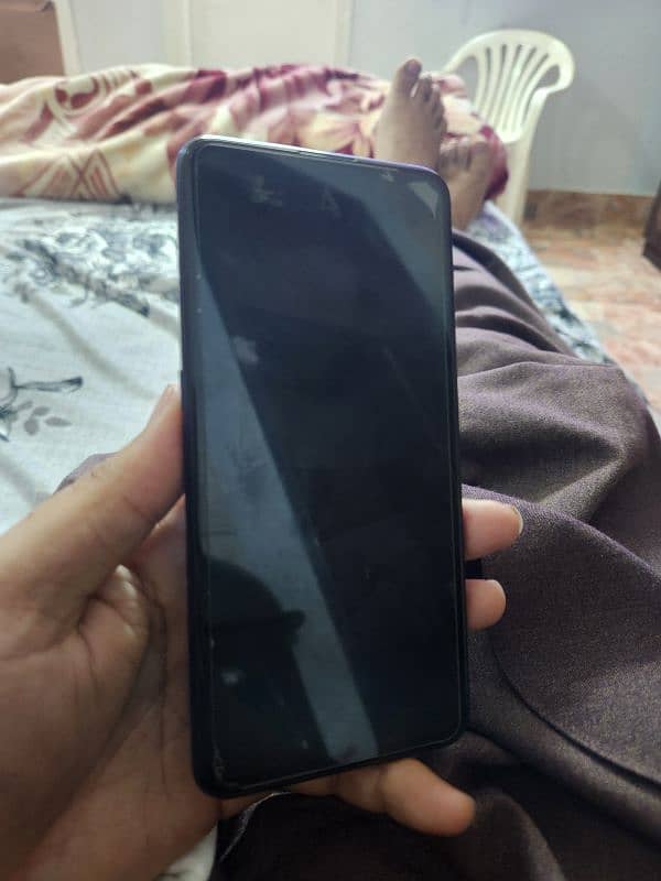 Vivo V15 Pro (8+128) 1