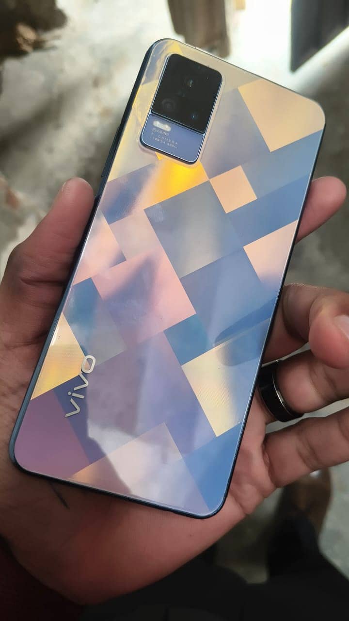 Vivo v21e phone with original box and original charger 2