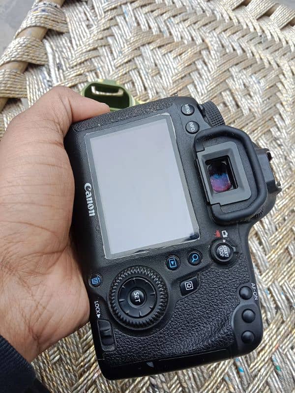 Canon 6d Full frame Body . 2