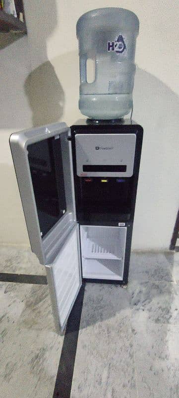 dawlance water dispenser like new condition 0